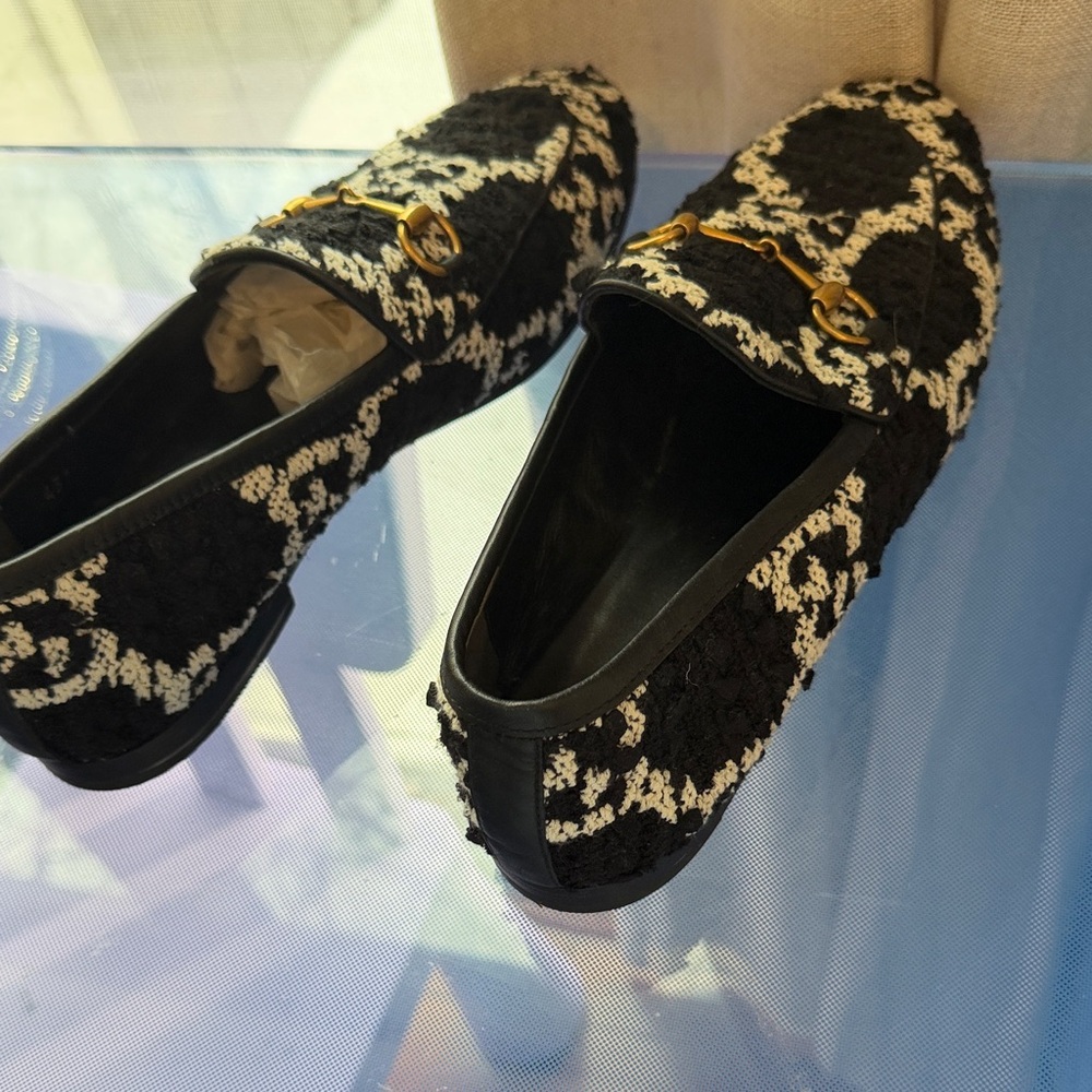 Gucci Black and White Textured Loafers - Picture 3 of 5
